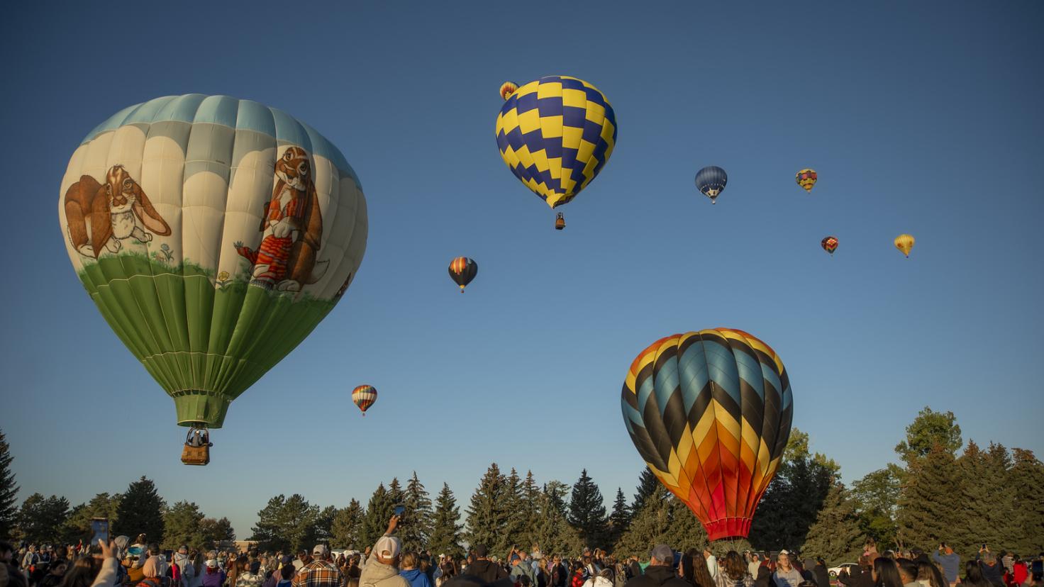 Hot air balloon launching