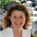 Headshot of Lesli Bicknell