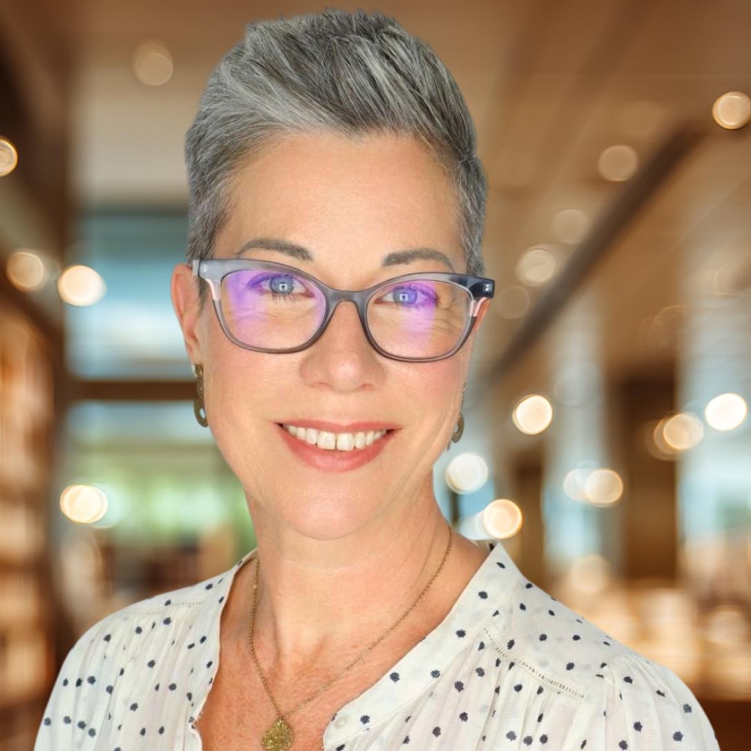 Lynn Cornelius Headshot