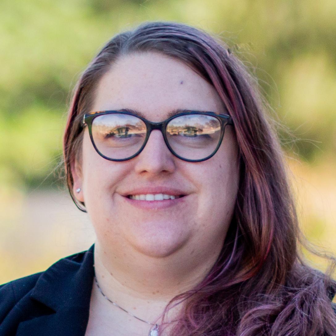 Headshot, Amanda Dunn