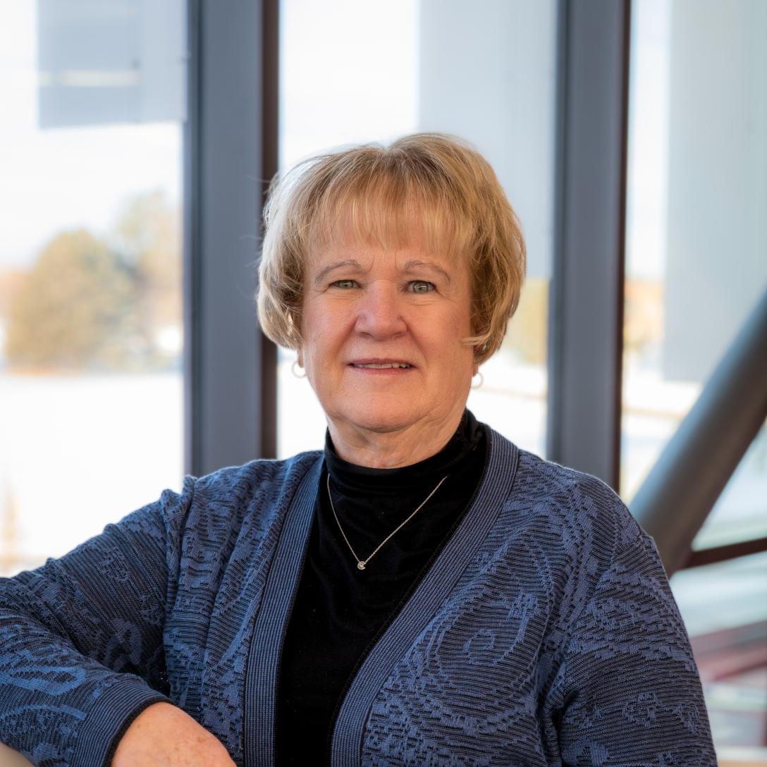 Diane Holmberg Headshot