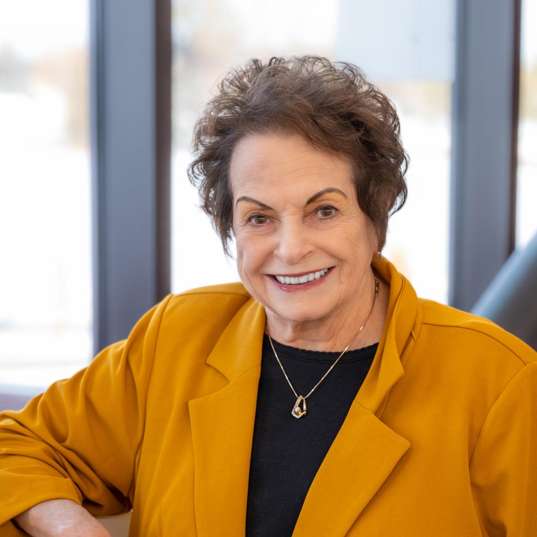 Bev Peratino Headshot