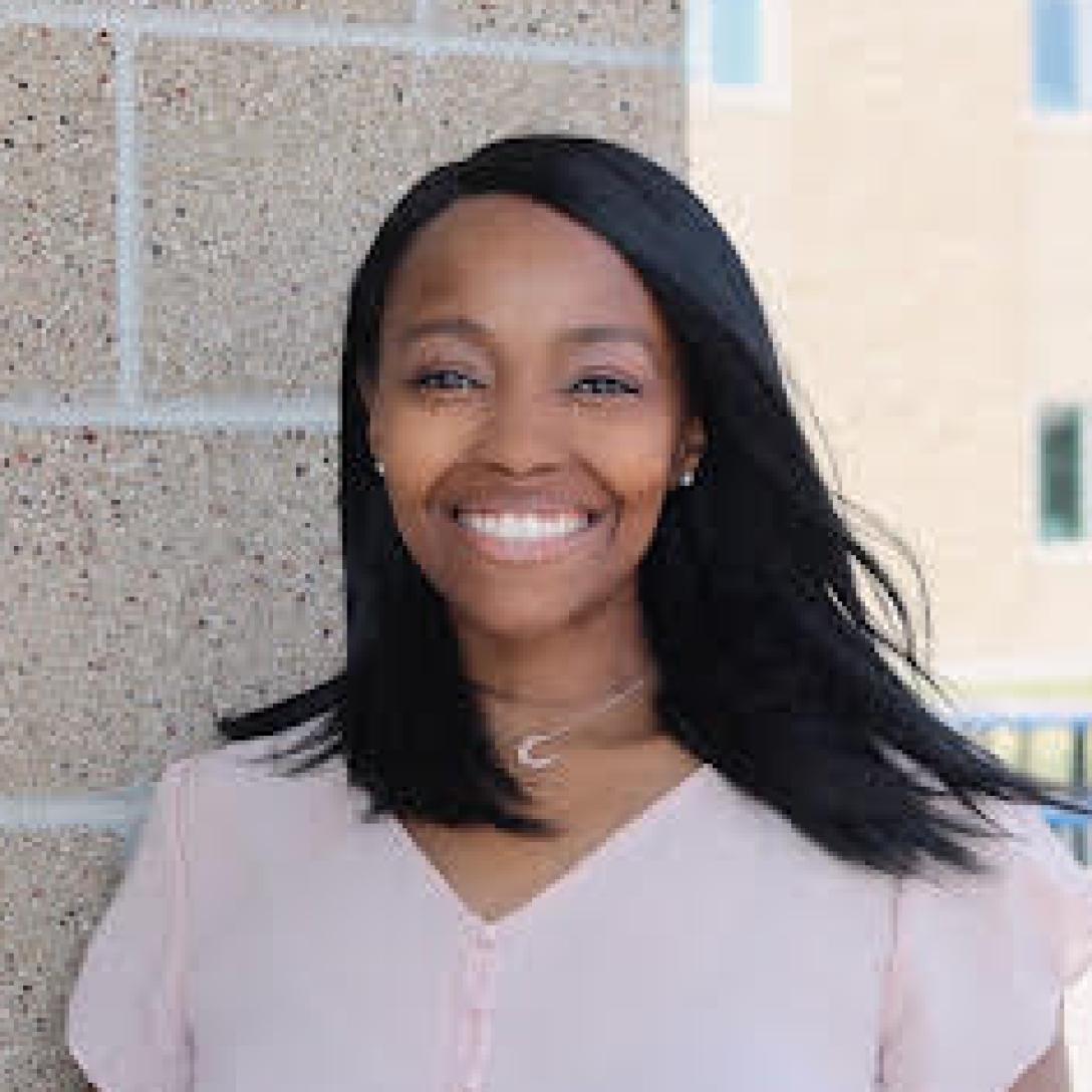 Headshot of Aims astronomy professor Shirley Davis