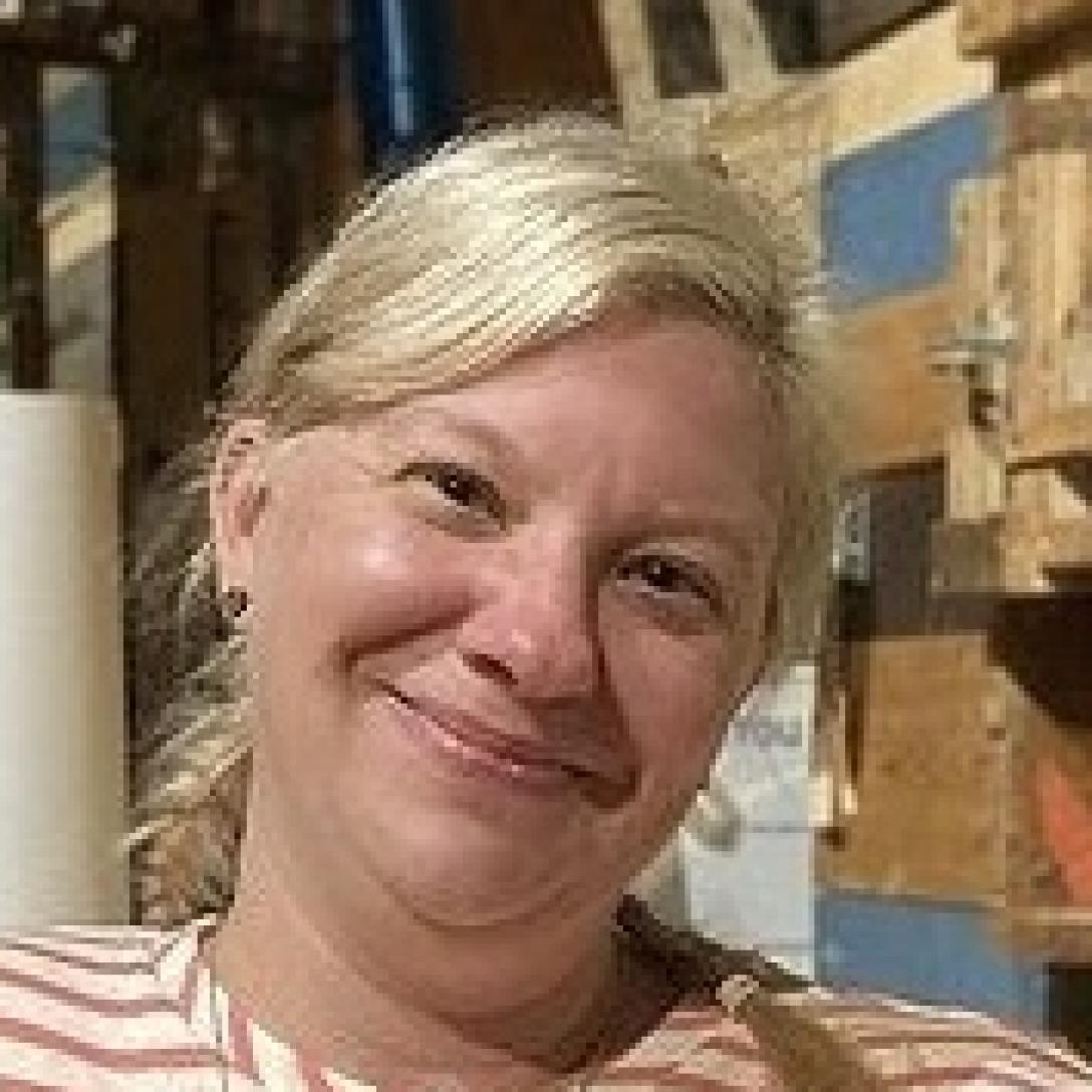 Headshot of Aims Art and Women and Gender Studies instructor Charis Fleshner