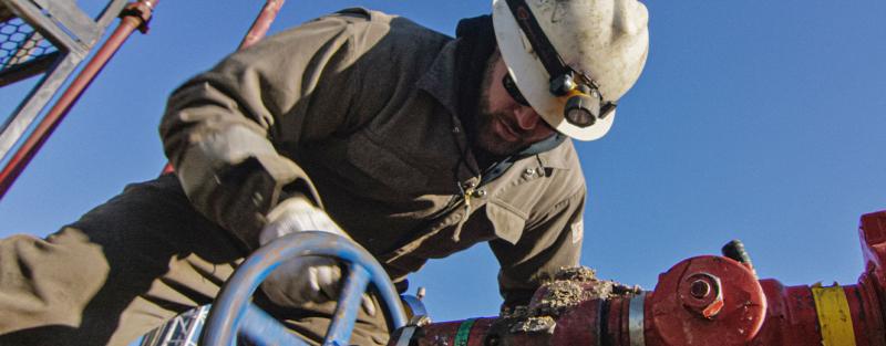 Aims oil and gas student training at oil facility