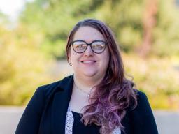 Headshot, Amanda Dunn