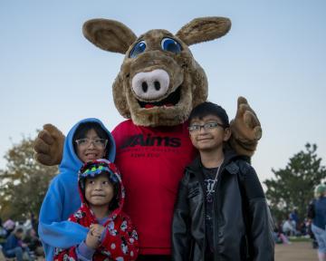 Kids with Arty Mascot