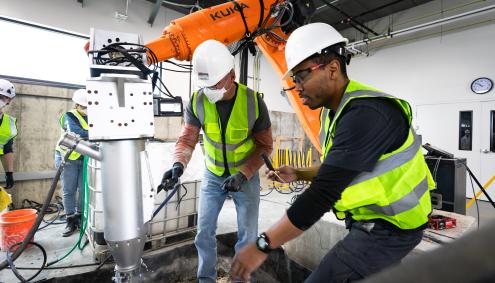 Learning how to use 3D Printing Construction Robot